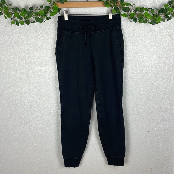 Lululemon Warm Down Jogger II 28" Size 4 Black Mid-Rise Relaxed Fit - Picture 5 of 8